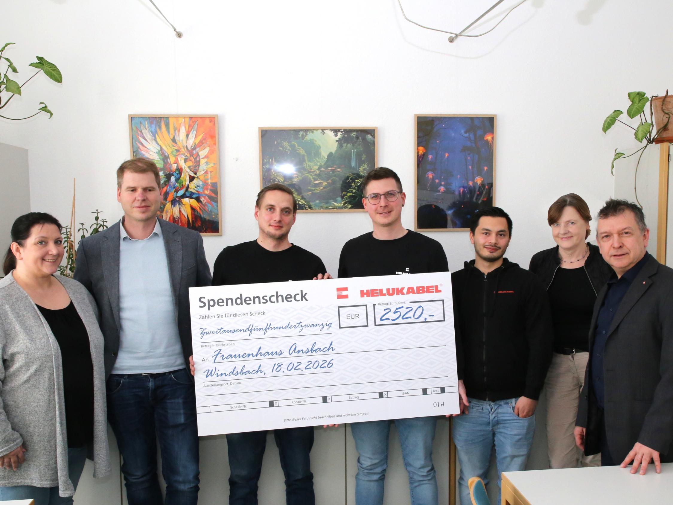 Firma Helokabel spendet 2.520 € (c) Alexander Biernoth Firma Helokabel spendet 2.520 €