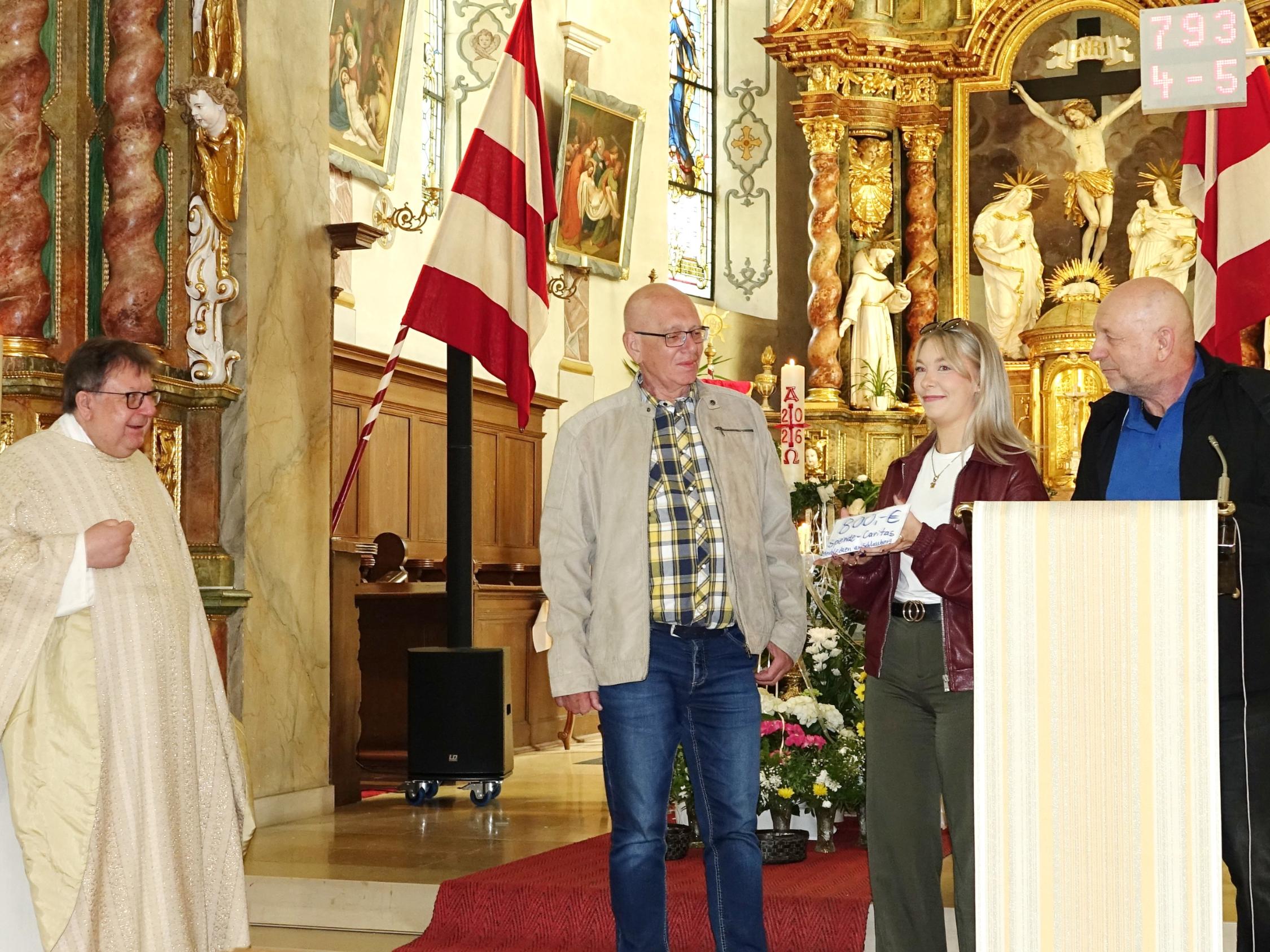 Traditionelles Derblecken in Schillingsfürst sorgt für begeisterte Gesichter (c) Bruno Goldmann Traditionelles Derblecken in Schillingsfürst sorgt für begeisterte Gesichter