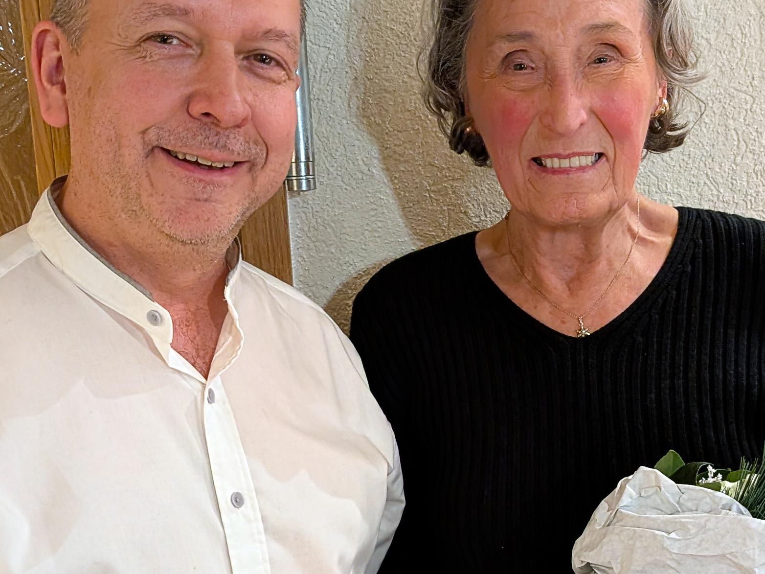 Elfriede Eris für 25 Jahre ehrenamtliche Tätigkeit bei der Caritas ausgezeichnet (c) Caritas Ansbach Elfriede Eris für 25 Jahre ehrenamtliche Tätigkeit bei der Caritas ausgezeichnet